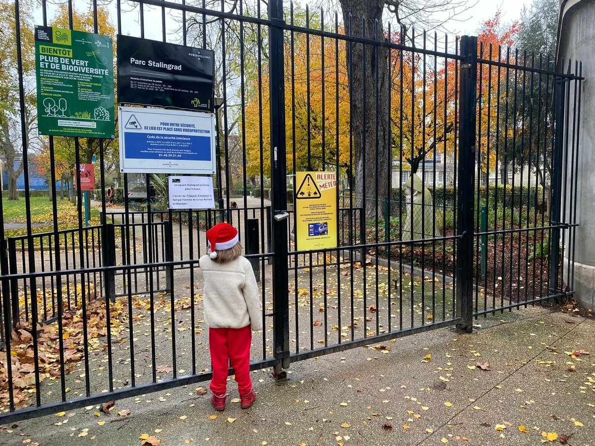 leparisien_93's tweet photo. Aubervilliers : pollué au plomb, le square Stalingrad, poumon vert de la ville, ferme trois mois
➡️ https://t.co/fC3zOMHEJO https://t.co/OGb2mhP0Uj