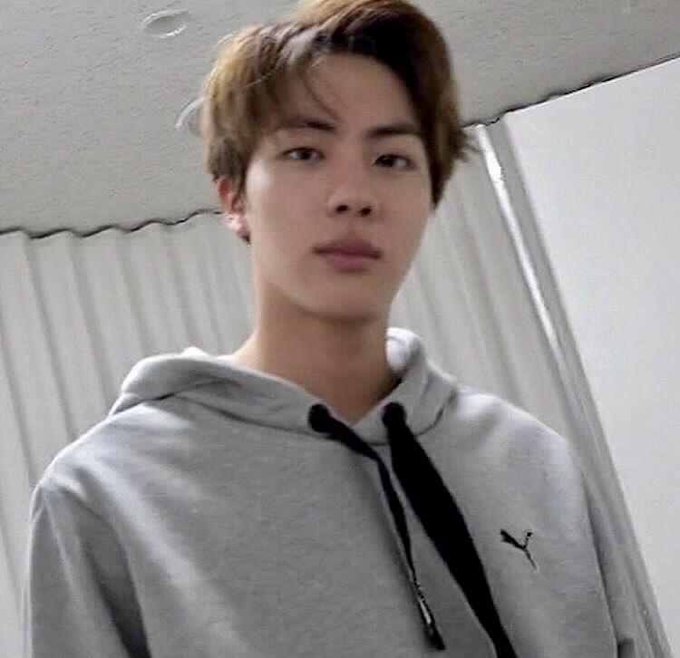 tayeditsx's tweet photo. 🌑 Jin Moon Layout 🌑
If anyone needs a last minute layout for Jin’s bday!
Feel free to use!
RT/like if you do 🫶🏼
#btslayout https://t.co/xZ5BEY4pN7