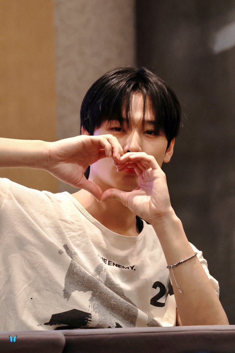 Wings_1e's tweet photo. 241203 POP MERCH

#주연 #JUYEON
#더보이즈  #THEBOYZ https://t.co/dq4q6wN5u8