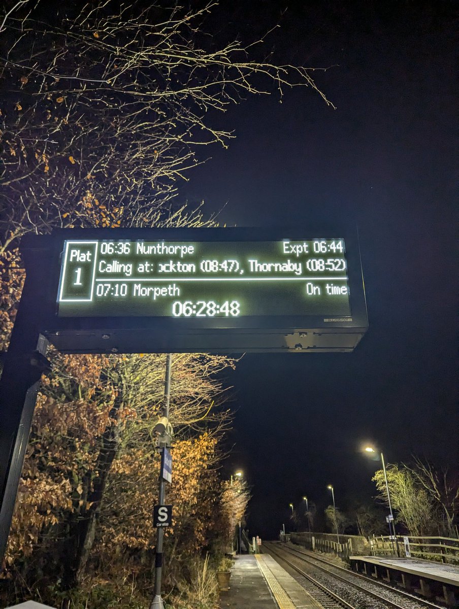 benhlane's tweet photo. @northernassist , @JoeMorrisMP - 
Dropped an email to Tricia Williams MD of Northern last week. Standard late running of the first service of the day today. #commute https://t.co/zIwZhBP5gs