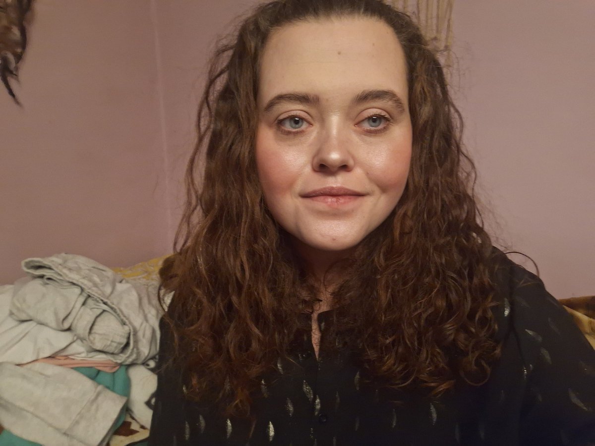 mytinypanda's tweet image. Mocno widać po mnie że wczoraj piłam i nacpalam się lekami?