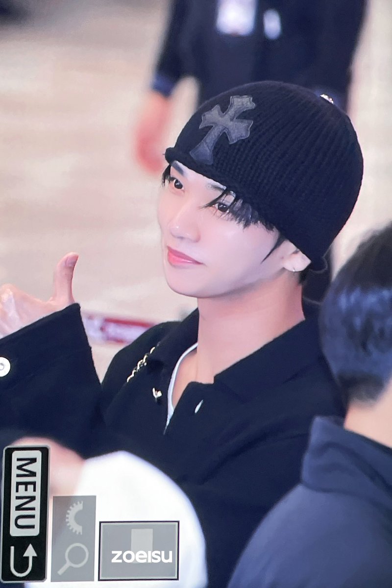 zoeisu_'s tweet photo. 241203

#조슈아 #ジョシュア #JOSHUA #洪知秀 #SEVENTEEN #세븐틴 

@pledis_17 https://t.co/ozOSl446dP