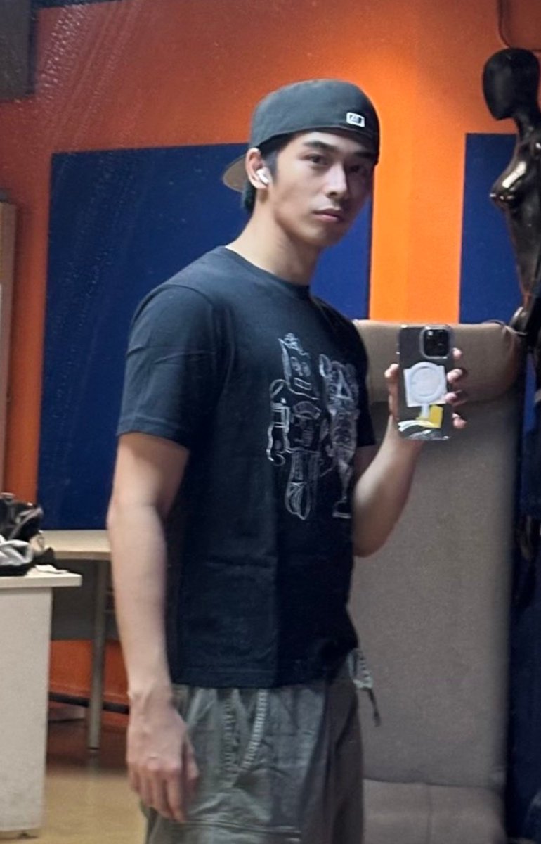 goddaces tweet media