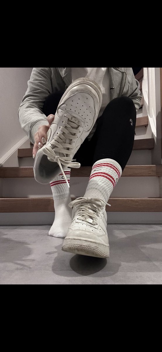 Guten Morgen Findom.

Es war etwas ruhiger, weil der November sehr voll bei mir war. Jetzt hoffe ich auf eine ruhige Weihnachtszeit.