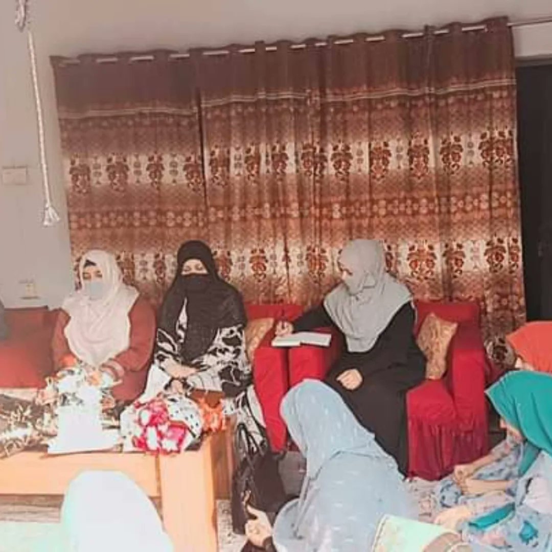 MWLMultan's tweet photo. #تنظیمی_وزٹ: یوسی بستی خداداد 
منہاج ویمن لیگ ملتان کے زیر اہتمام یوسی بستی خداداد کا وزٹ کیا گیا۔ مرکزی قیادت محترمہ حرا دلبر،محترمہ سیدہ نمرہ اور ضلعی قیادت نے شرکت کی۔
▪ یوسی بستی خداداد میں  تنظیم سازی کی گئی۔جس میں چھ رکنی ٹیم بنائی گئی۔ اور اگلا ورکنگ پلان بھی دیا گیا۔ https://t.co/SAyRtAYVR8