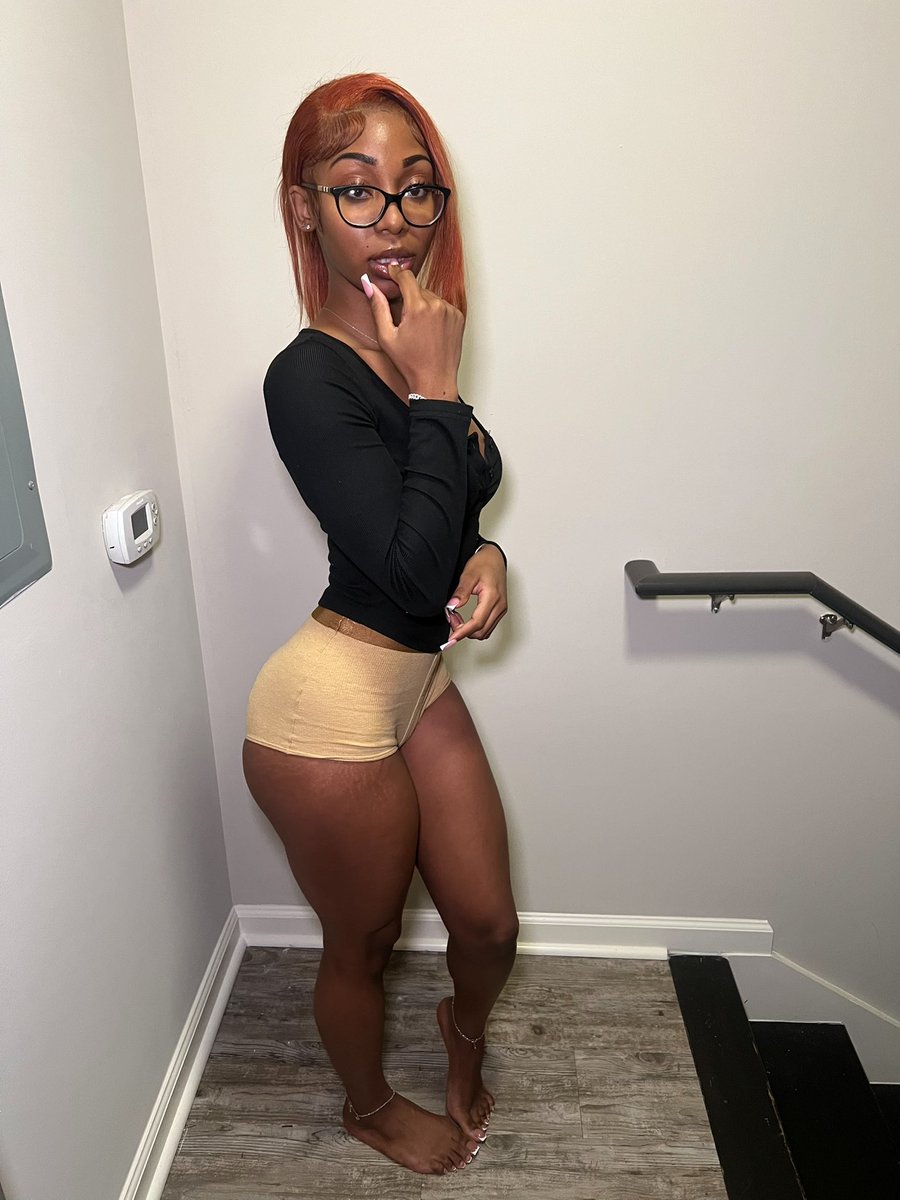 uluvvskye's tweet photo. just a chill girl https://t.co/T27uQUhs9C