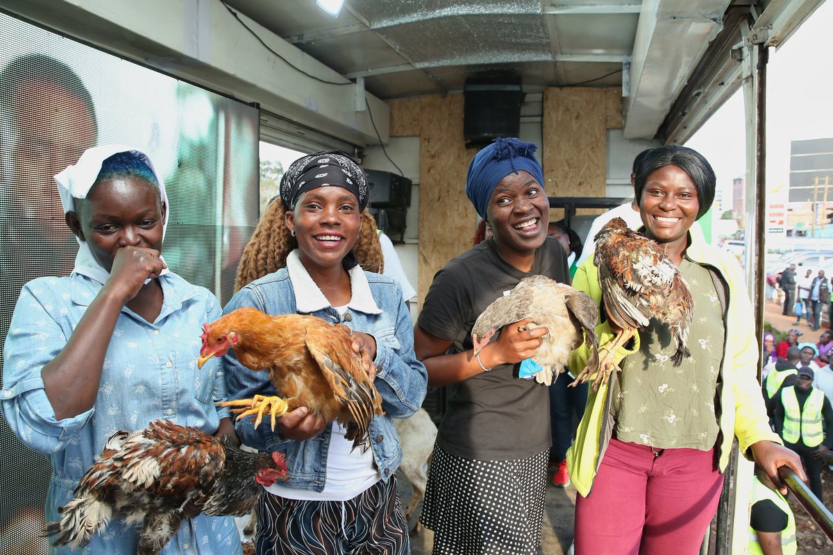 Msimu Huu wa Christmas, <a href="/SafaricomPLC/">Safaricom PLC</a>  is bringing the holiday cheer closer to your doorstep with the #SambazaFurahaNaSafaricom caravan. Live goats, chickens, food hampers, and airtime await lucky customers! Let’s spread the love and joy this festive season. Sambaza upendo