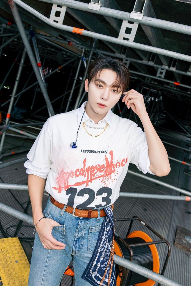 WorldwideCarats's tweet photo. [INFO] #SEUNGKWAN (w/ Choi Yuree) has been nominated for Best Composer at the 2024 Asian Pop Music Awards for his solo single, "Dandelion". 🍊🌼

#승관 #SEVENTEEN #세븐틴 @pledis_17 https://t.co/QtI53IrwJ9
