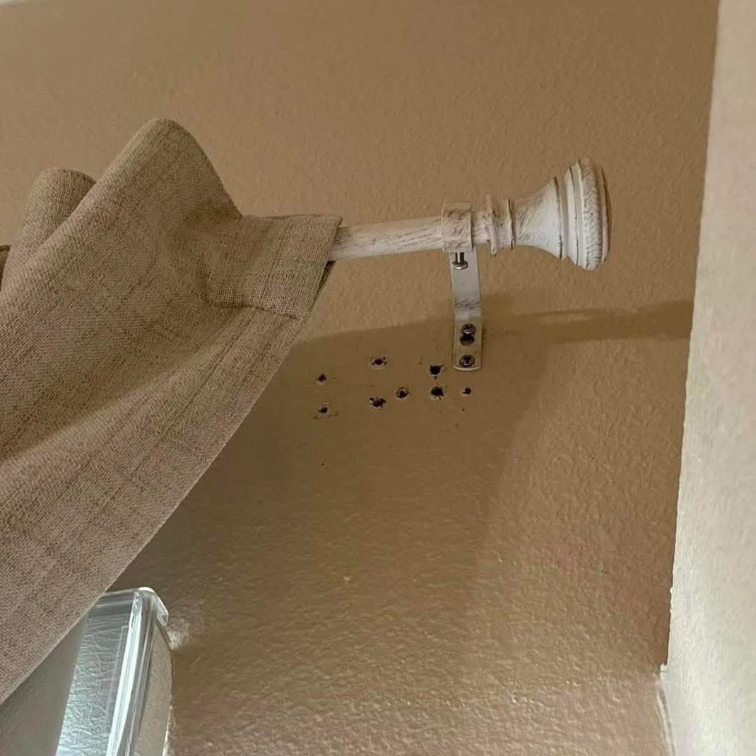 Nobody:

Me: I’m an independent woman that don’t need a man