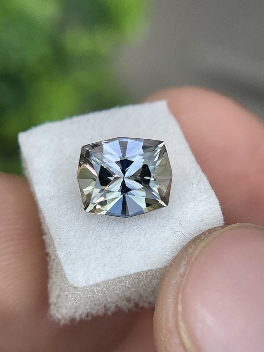 Tanzanitelovers's tweet image. Available 

Master Cut Natural Unheated Tanzanite Cushion Shape Loose Gemstone 

Weight-1.72 Cts, 
Size-7.5x6.5 mm , 
Clarity- Eye Clean)
Price-$181

 #L15