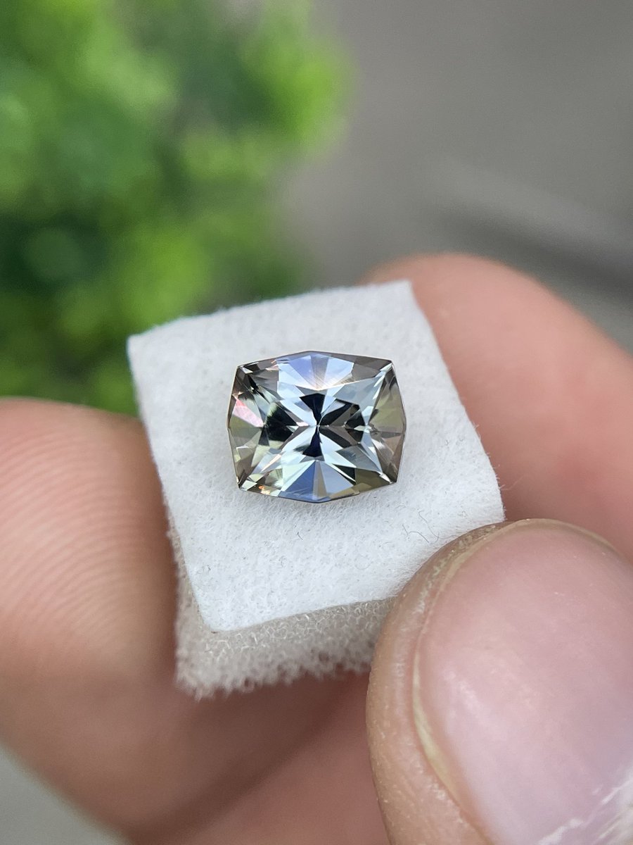 Tanzanitelovers's tweet image. Available 

Master Cut Natural Unheated Tanzanite Cushion Shape Loose Gemstone 

Weight-1.72 Cts, 
Size-7.5x6.5 mm , 
Clarity- Eye Clean)
Price-$181

 #L15