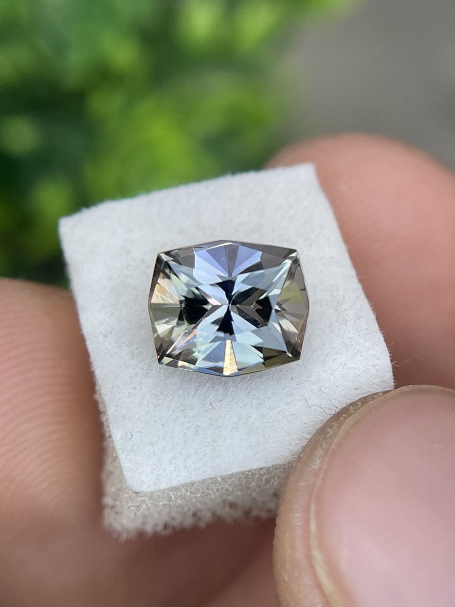 Tanzanitelovers's tweet image. Available 

Master Cut Natural Unheated Tanzanite Cushion Shape Loose Gemstone 

Weight-1.72 Cts, 
Size-7.5x6.5 mm , 
Clarity- Eye Clean)
Price-$181

 #L15