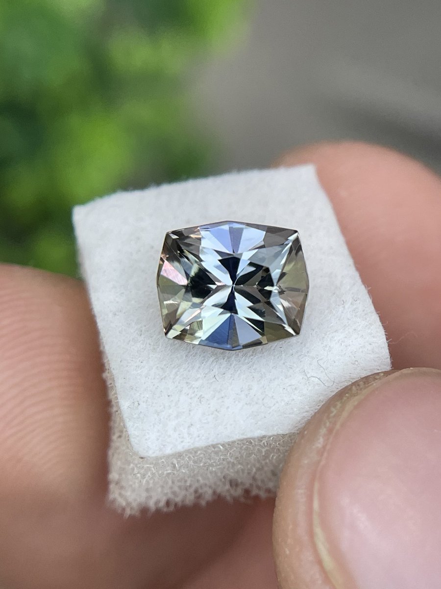 Tanzanitelovers's tweet image. Available 

Master Cut Natural Unheated Tanzanite Cushion Shape Loose Gemstone 

Weight-1.72 Cts, 
Size-7.5x6.5 mm , 
Clarity- Eye Clean)
Price-$181

 #L15