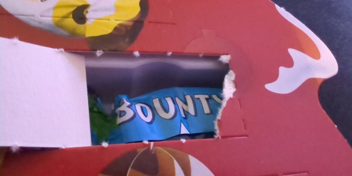 RichTracey's tweet photo. I swear #Celebrations are doing it on purpose, day 1 fine, day 2 funny! Bounty on Day 3 for a third time?! Come on, seriously?!

#bounty #Advent #AdventCalendar #AdventCalendar2024 https://t.co/SlpnDX8SqY