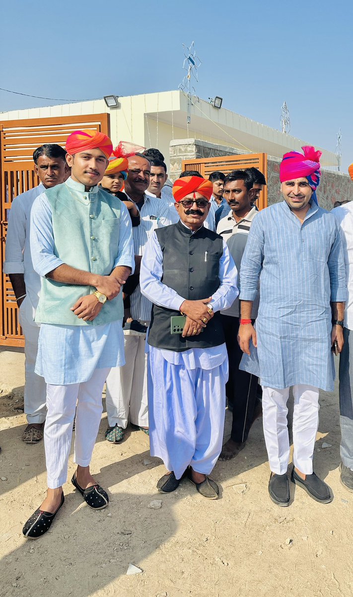 प्रिय रवि ने जलमदिवस री हार्दिक बधाई। 

<a href="/RavindraBhati__/">Ravindra Singh Bhati</a> 
<a href="/ispsinghbhati/">Surendra Pal Singh</a>