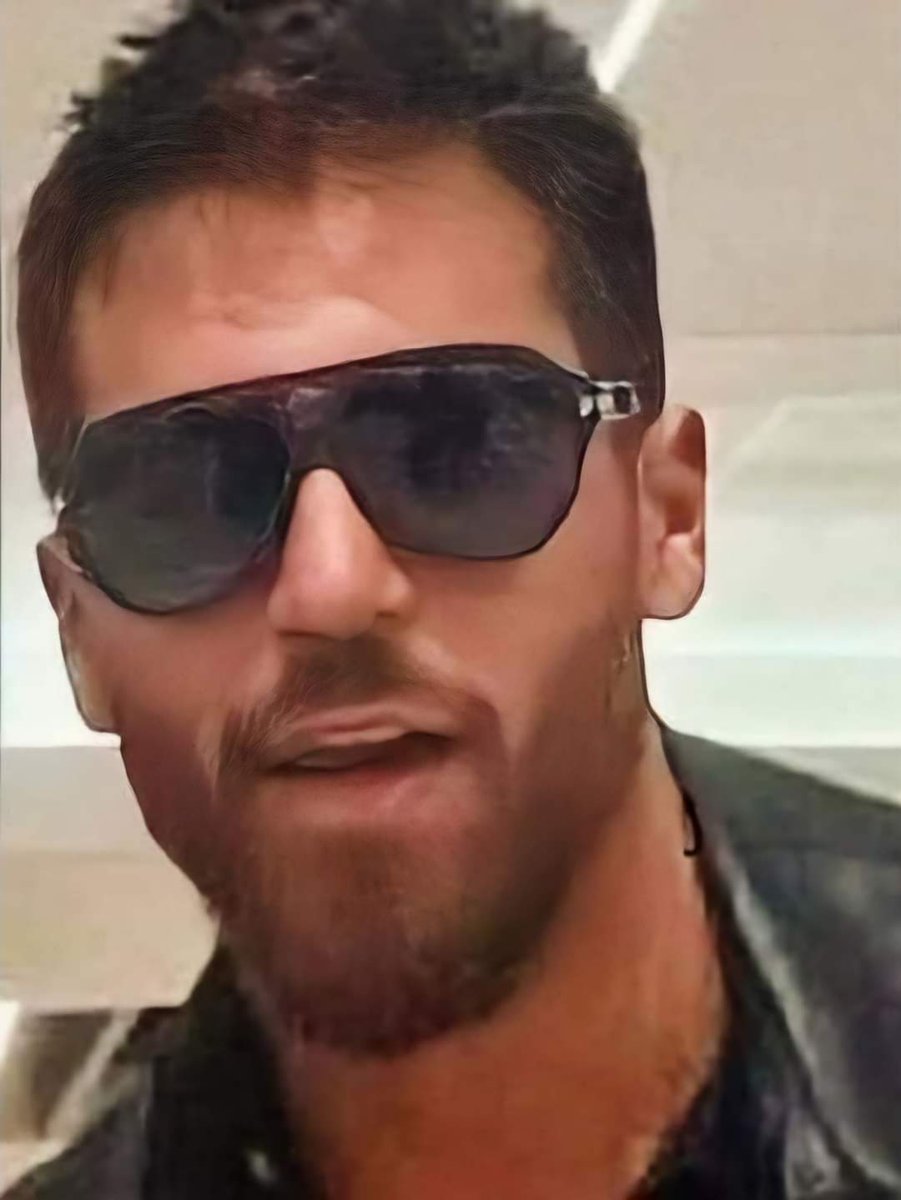 Nella vita c è  bisogno  di gente vera,di profumi d altri tempi e di un infinità  di rispetto.
Delle comparse, dei sorrisi di plastica e delle parole buttate al vento ,se ne può  fare  veramente a meno !
Buongiorno mondo, buon martedi!!!