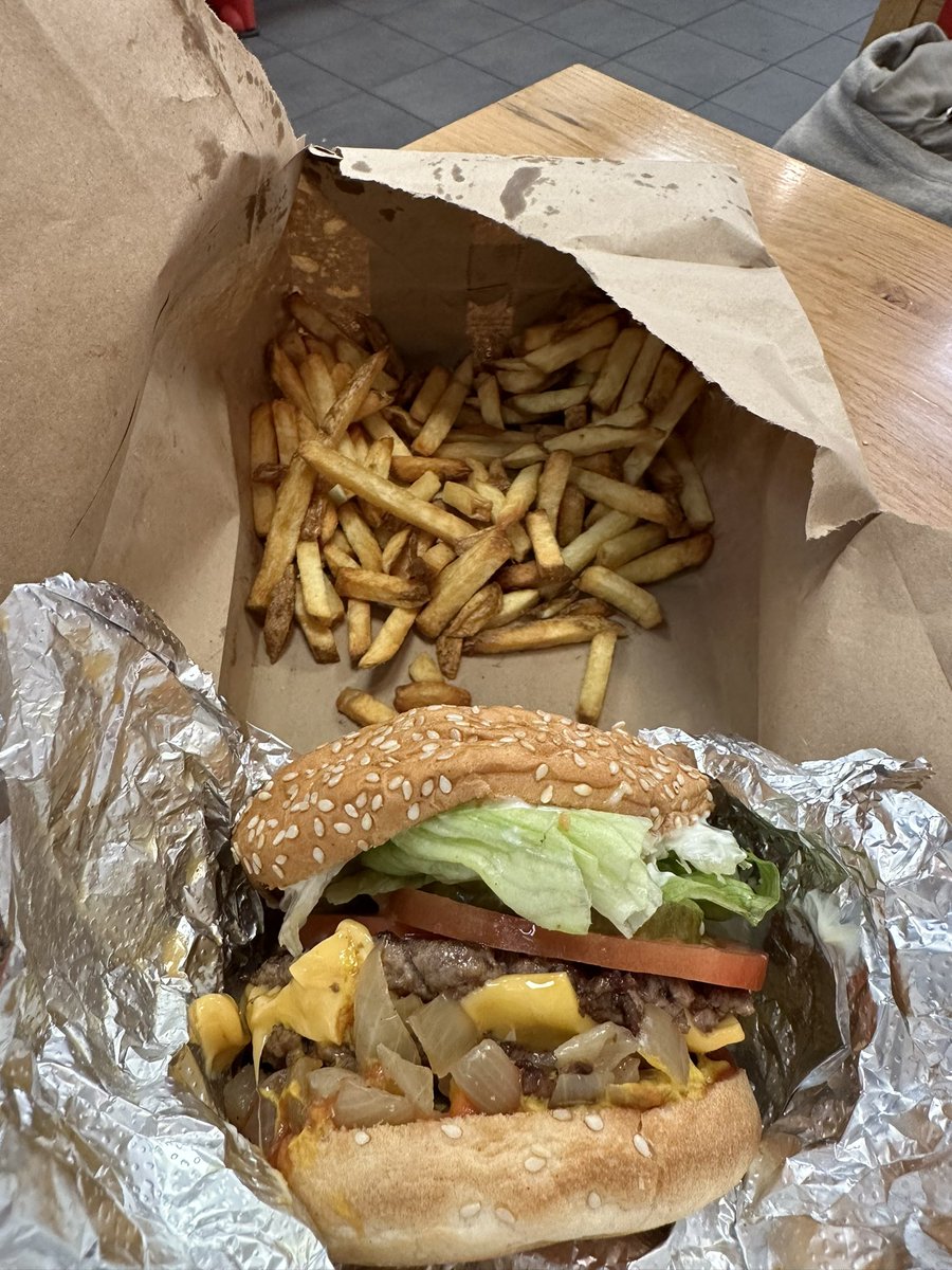 yum tweet media