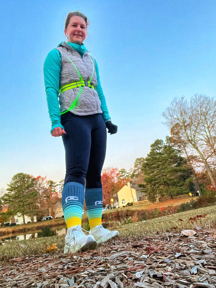 travel_run_lift's tweet image. Super sexy pace 3 miles for the first week of shamrock half marathon training! Legs felt heavy today but by the last mile I felt pretty good. My Noxgear kept falling off my shoulder so that was super annoying 🙄 happy Tuesday! #runchat #runner #halfmarathontraining