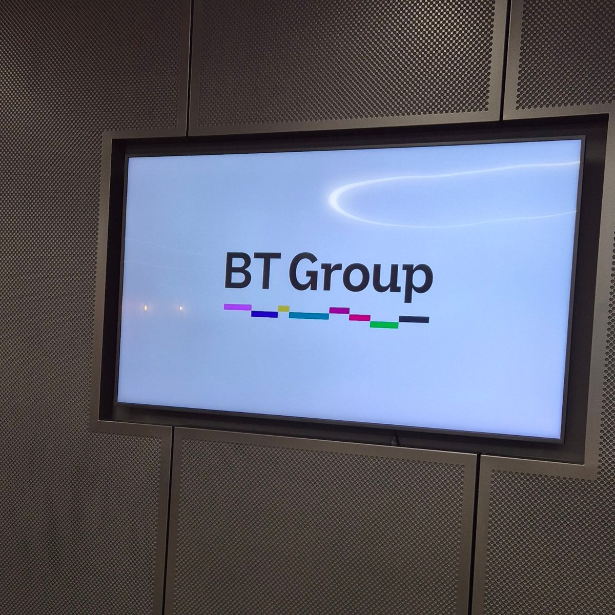 CastellUK's tweet image. Hello 🌸 

Thank you  @bt_uk Cardiff  Capital Quarter for inviting us to your Christmas Market 🎄 and for supporting local small businesses 🩷

We're here until 2pm today

#cardiff #localmaker #localbusiness #handmadegifts
#handmadesoap #soycandles #aromatherapysoap #reeddiffuser