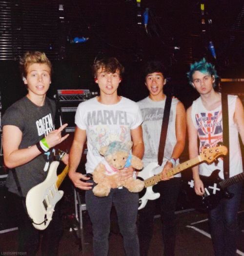 mylilh3art's tweet photo. — thirteen years 
– happy thirteen years to the band that has been my home and comfort throughout my childhood and now adulthood &amp; i have been grateful for every moment growing up with them. 5sos came into my life and completely changed it. i love this band forever 💌💐❤️‍🩹 https://t.co/z4Kun7LvFr