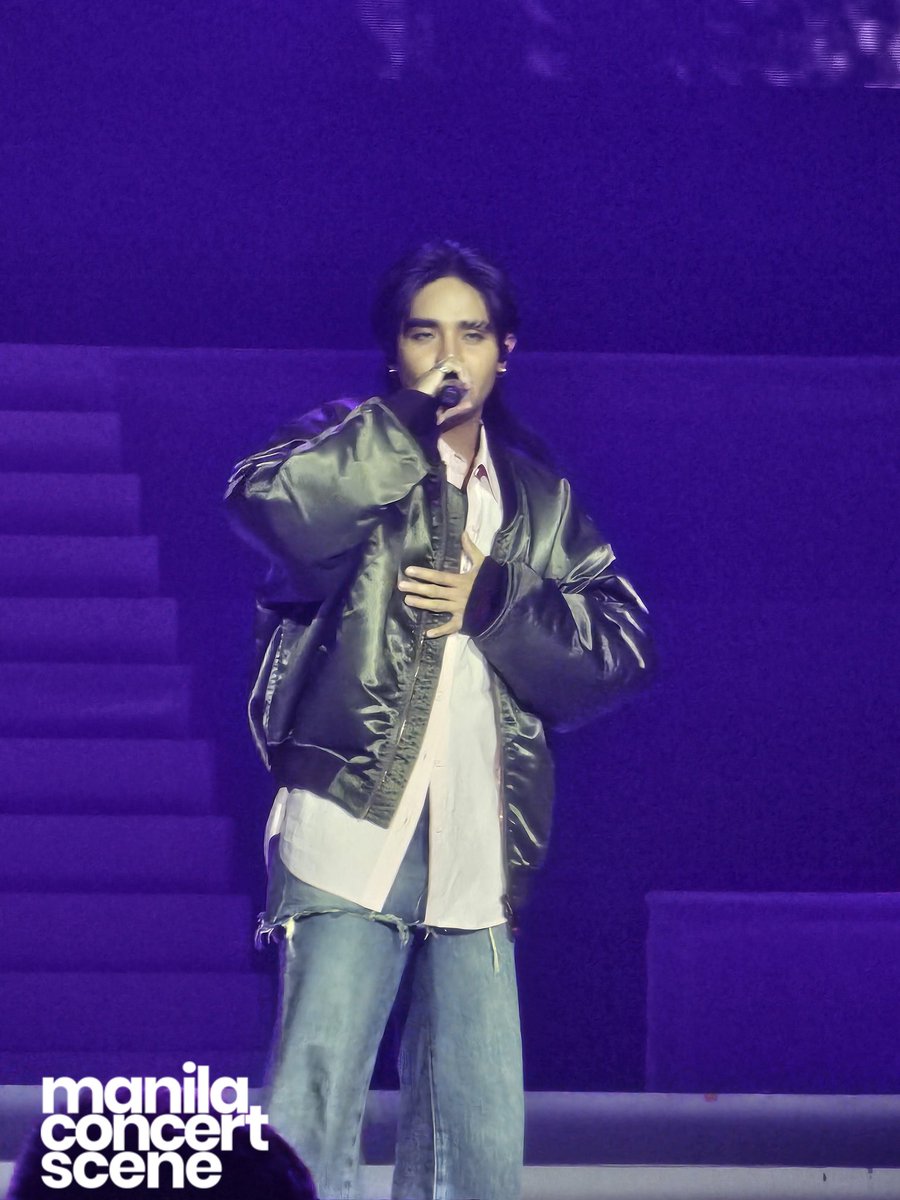 manilaconcerts's tweet photo. Our Pinuno @imszmc on #V1BEManila2024 stage 💯🙌 https://t.co/ZYDa8WTd1C