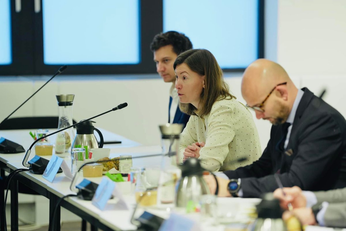 The first meeting of the day in Brussels 🇧🇪 Together with European ministers 🇪🇺 and members of the Party of European Socialists, we discussed the agenda and key points that we will be addressing throughout the day during the EPSCO Health Council Meeting.