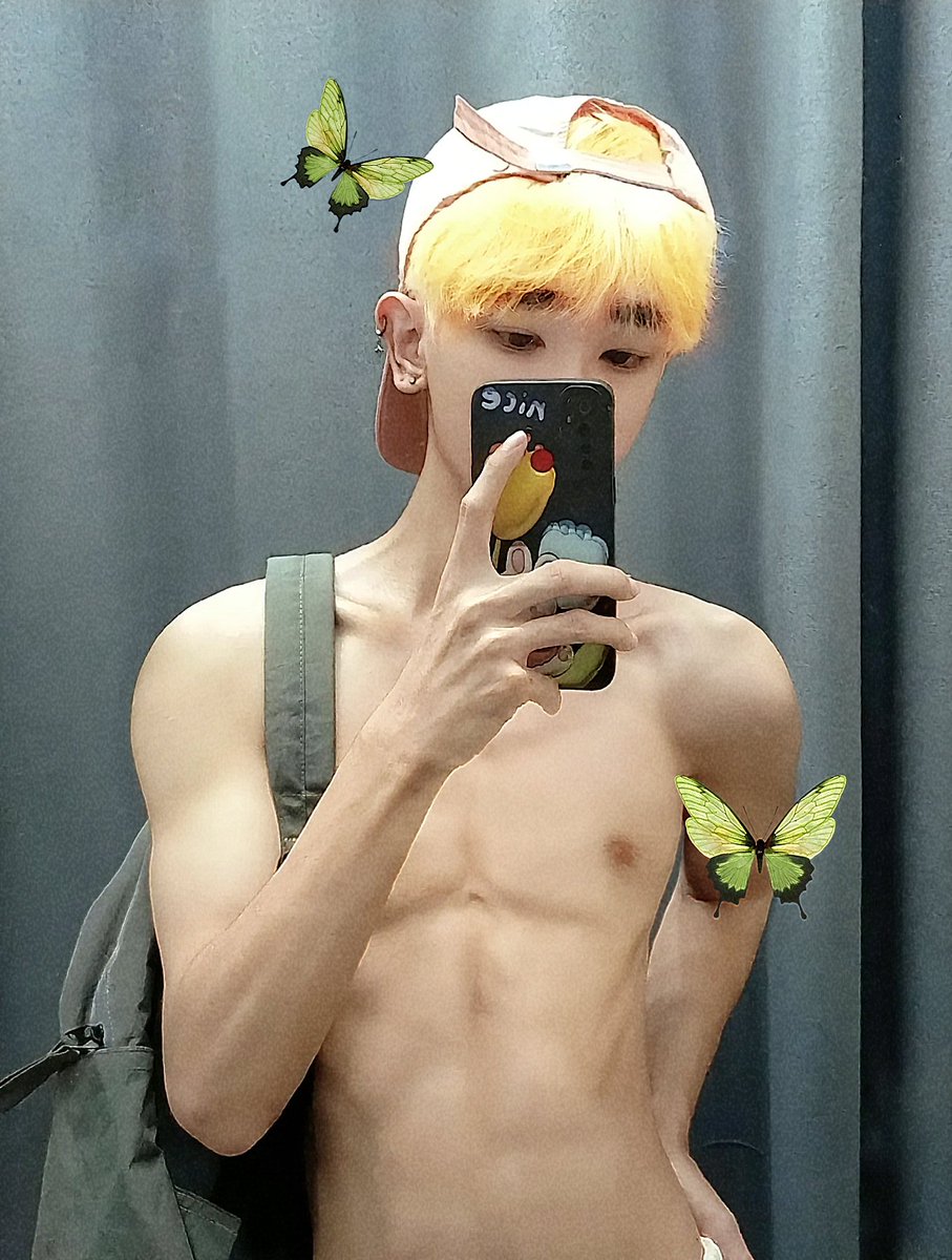 小皇好困 (@xlinzi03) on Twitter photo 