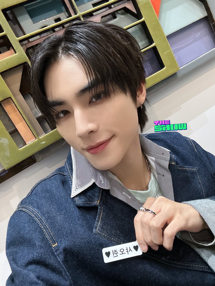 우리 쥔쥔 흑발 새삼 감덩적인데•••
더쇼 할 줄 아는 말이
와 미남‼️‼️
와 잘생겼다 와 조각인데 밖에서 없어서 너무 속상핑이에요•••
어떻게 12월에도 이렇게 미남이지
1월에도 미남이고 2월에도 미남이고 3월에도 미남이고 4월에도 미남이고 5월에도 미남이고 6월에도 미남이고 7월에도