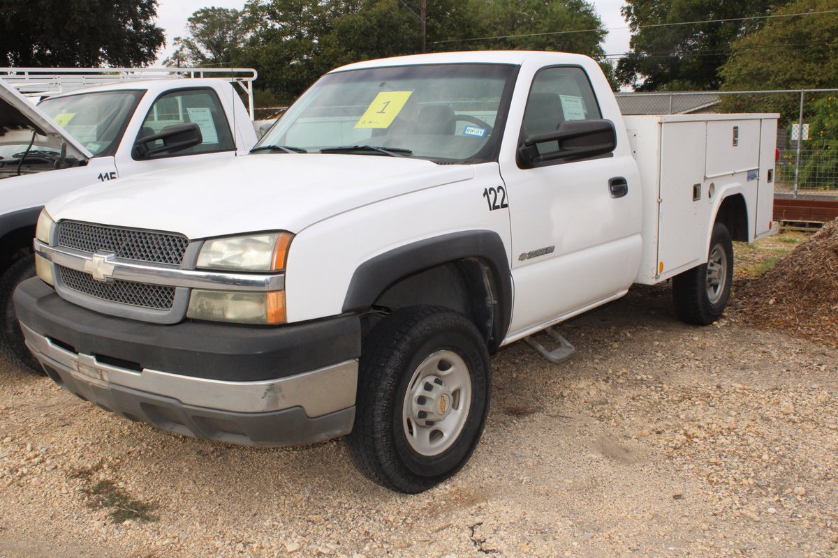 auctionpros's tweet photo. Wonder if Santa's elves need a new work truck for their busy season. 🛻🎁 🎄👀

Try and out-bid them here 👉 https://t.co/O4TyRkdJZw https://t.co/mluBFrNVyP