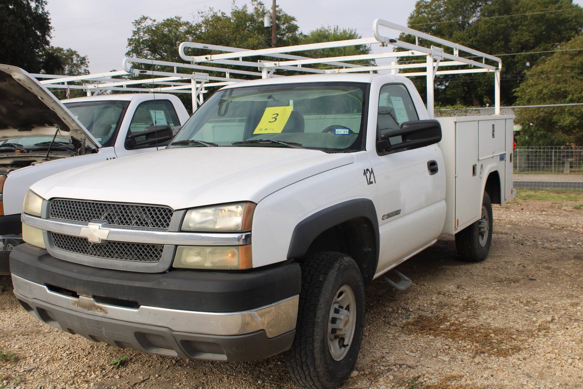 auctionpros's tweet photo. Wonder if Santa's elves need a new work truck for their busy season. 🛻🎁 🎄👀

Try and out-bid them here 👉 https://t.co/O4TyRkdJZw https://t.co/mluBFrNVyP