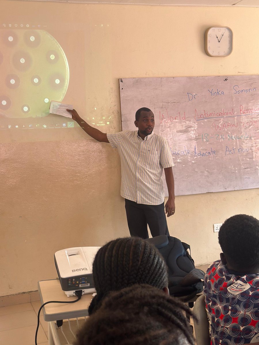 MicrobioSoc's tweet photo. More from our World Antimicrobial Awareness Week funded projects! Society Champion, Dr Yinka Somorin used practical activities to educate school children about AMR in Accra, Ghana
#MicrobioChamp #WAAW https://t.co/CMuVU8KKjA