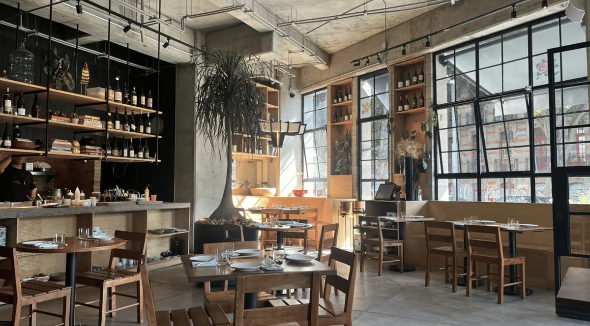 localmx_'s tweet photo. #ComeComoLocal Makan está en Bucareli, pero su sabor, aroma y ambiente nos transportan directamente a Singapur. https://t.co/4J9x4IC0p7 https://t.co/df7uNlmqbA