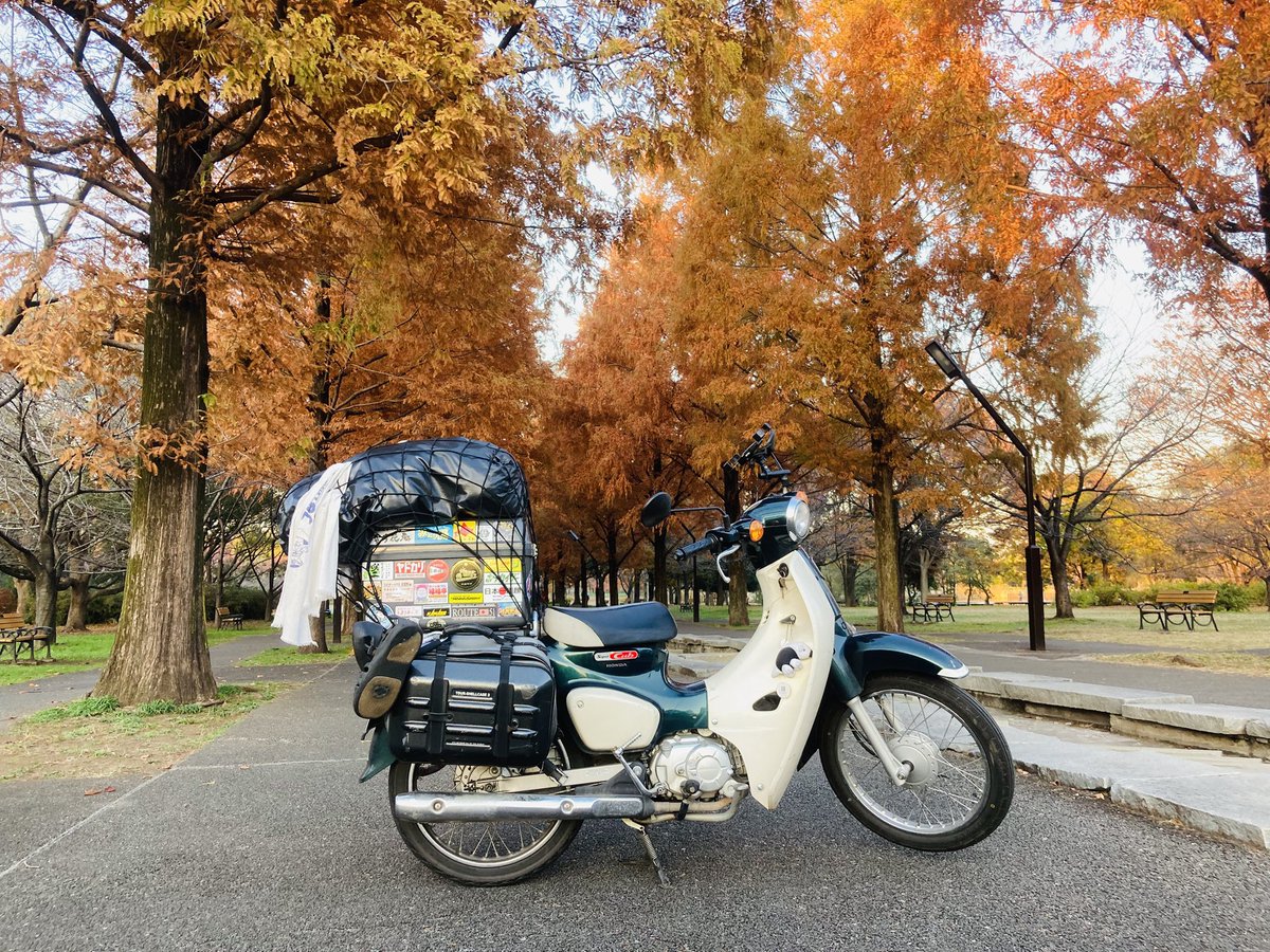 sam_kichi's tweet photo. 日本一周ゴールしました！
免許取って5日、バイク買って3日で出発した日本一周、無事に無事故二違反でゴールできました！

【期間】2022.6.3〜2024.12.3
【日数】914日（2年半）
【距離】約55555.5km
【費用】約6,000,000円

...費用えぐいて😇

日本、いいところでした。
ありがとうございました！！ https://t.co/JwMkWtvzcw