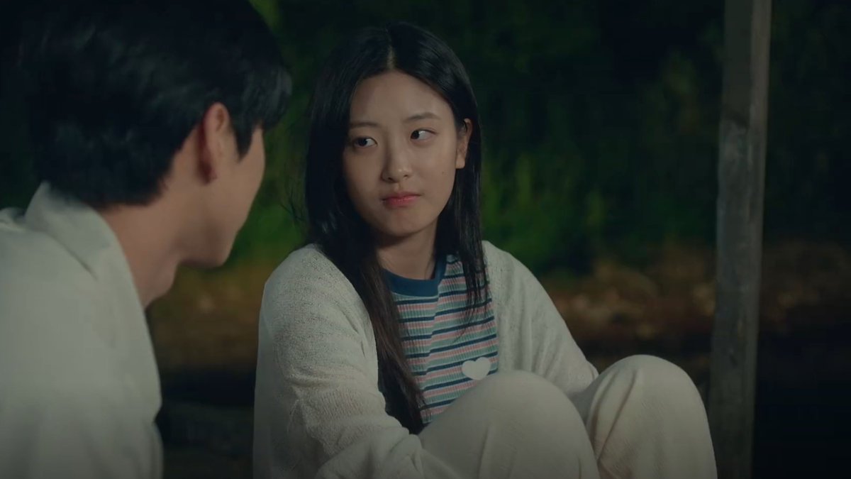 hyovrse's tweet photo. need bunnyface oh yeju to graduate from playing younger counterparts only after playing a mini bunnyface han hyojoo https://t.co/KmvQ0XIgaI