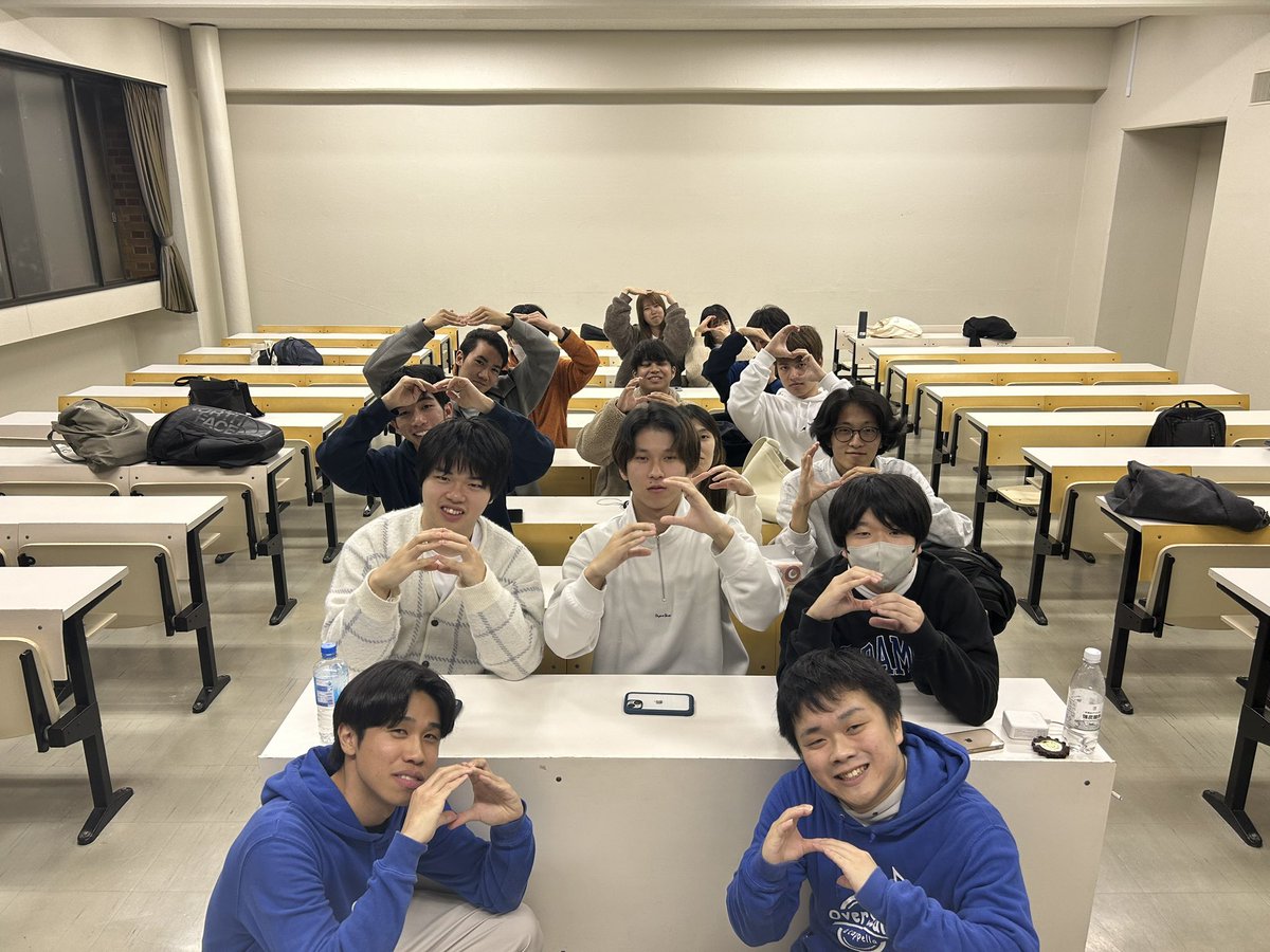 overscale_CL's tweet photo. 🛵🏫例会訪問🏫🛵

今日は『大阪学院大学 brillante (@ogubrillante)』さんのもとへ俺の生徒しおちゃん(@Chanshio_os) &amp; ポアロ(@Pason1412)が行ったぞ😆
ありがとよお👍

brillanteのみんな‼️1月19日クレオ大阪東ホールで待ってるからなー😎

#OSWL2024 #GTY #山下先生生徒が行きました https://t.co/OD3hW0SWnP