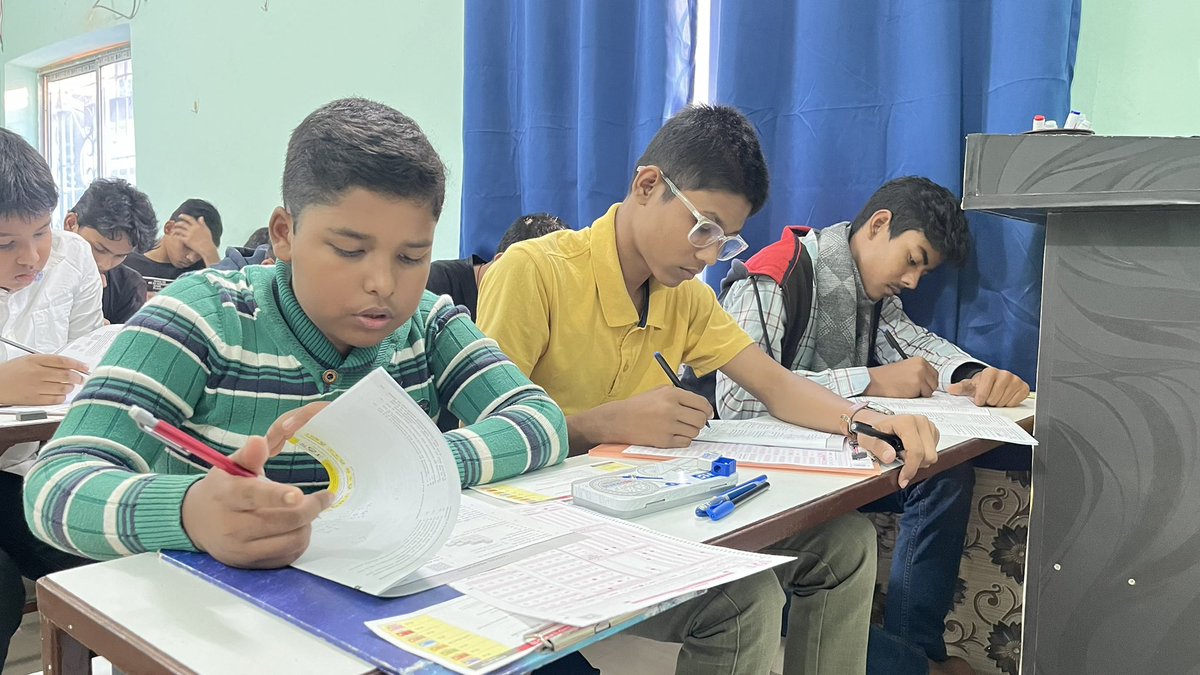 AkbarClasses's tweet image. 🌟 NSO 2024-25 Successfully Conducted! 🌟

Proud of our students’ enthusiasm and dedication during the NSO Level 1 exam at AKBAR CLASSES! Wishing everyone the best for their results! 👏

#NSO2024 #ScienceOlympiad #AKBARCLASSES #ThinkLogically #StudentSuccess