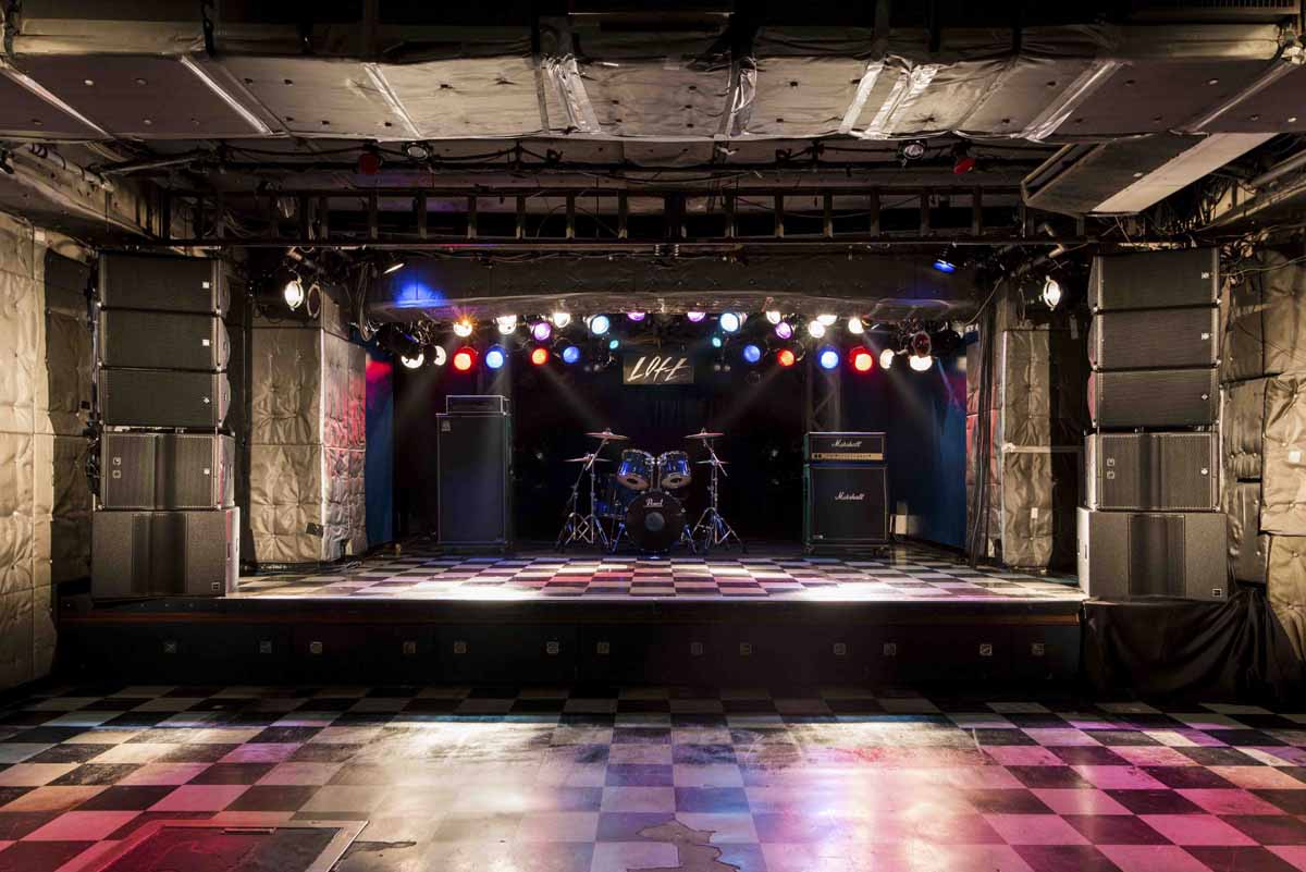 visunavi's tweet photo. 🎸全国ライヴハウス×VISUNAVI Japan企画！
「LIVE HOUSE CONFESSIONS」！
第5弾は超老舗・新宿LOFT。
東京を代表する名門では“今、ヴィジュアル系もアツい・・・”って知ってました？

記事はこちら▶️https://t.co/GmynqjlKUm

@SHINJUKULOFT

#LHCS https://t.co/KWltb701Ug