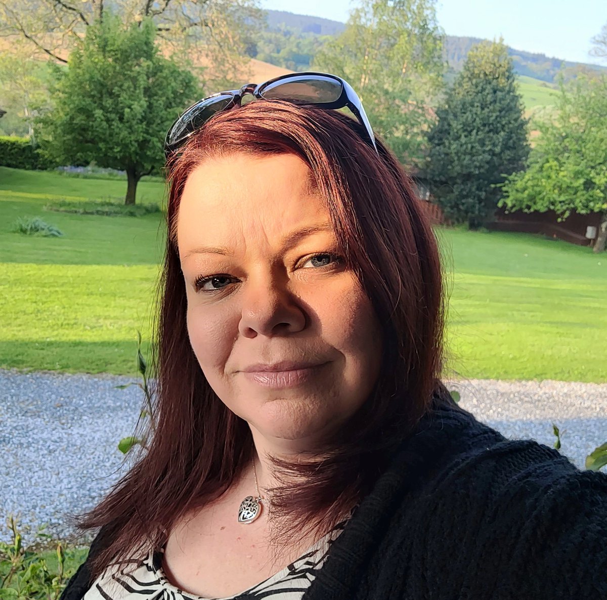 BexBookaholic's tweet image. Let me introduce myself. I&apos;m Bex and I&apos;m a #MiddleClassWomanOfaCertainAge