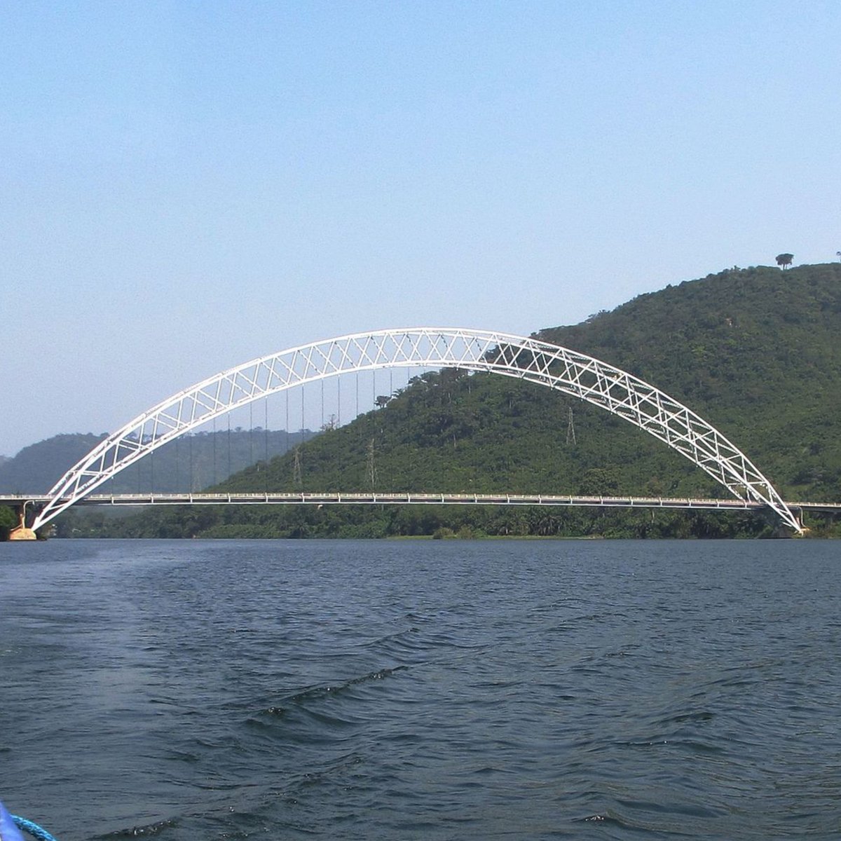 afrivoyos's tweet photo. Adomi Bridge, Ghana 
The stunning views from this beautiful bridge over the Volta River! A perfect spot for some unforgettable photos. 

#adomibridge #ghana #travel #nature #voltariver https://t.co/Wu86fvqyk5