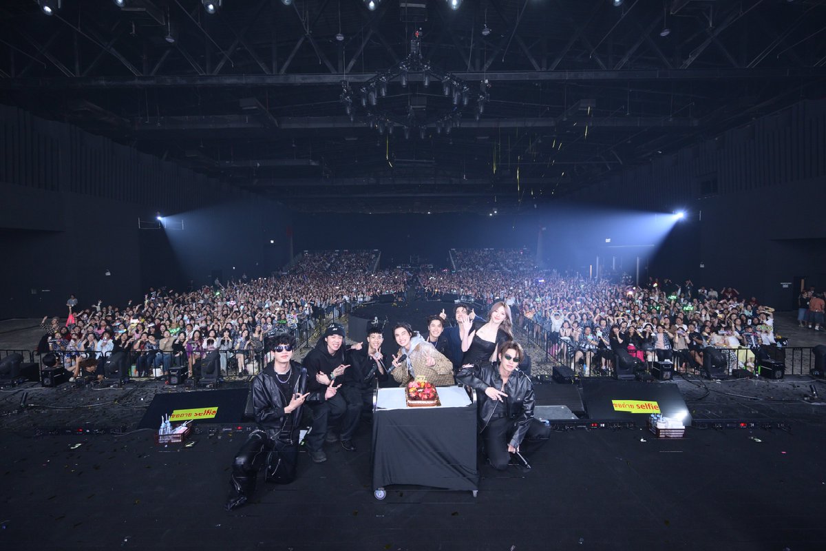 Gulfkanawutofc's tweet photo. 01.12.2024

LOST​ IN GULFs SPACE​ DAY

#GulfConcert2024
#LostinGULFSSpace
#GulfKanawut https://t.co/sM2nxT9SRo