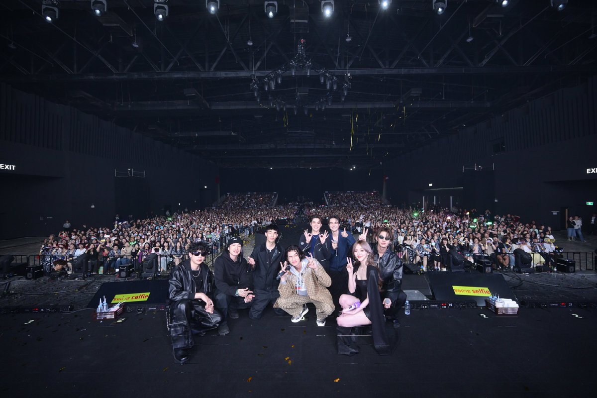 Gulfkanawutofc's tweet photo. 01.12.2024

LOST​ IN GULFs SPACE​ DAY

#GulfConcert2024
#LostinGULFSSpace
#GulfKanawut https://t.co/sM2nxT9SRo