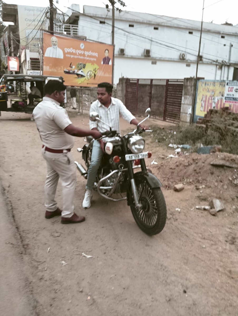 KalahandiRto's tweet photo. Removal  of exhaust  pipes from Enfield  motorcycles that causes loud noises.e challan  are issued https://t.co/7RMQaRdM1S