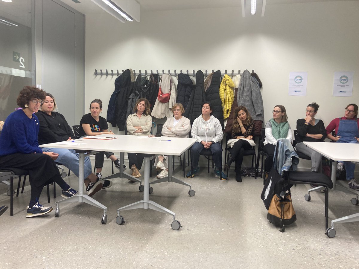ldarretxe's tweet photo. Laugarren saioan @Susieeproject jarduerak sortzen #kulturartekotasuna eta #jasangarritasuna lantzen #haurreskolak ECEC 0-3 urte https://t.co/NEsKqCbbs6