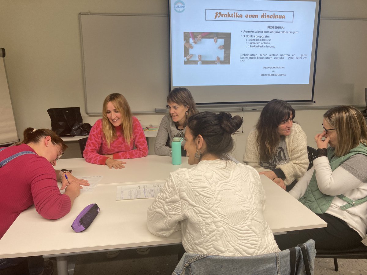 ldarretxe's tweet photo. Laugarren saioan @Susieeproject jarduerak sortzen #kulturartekotasuna eta #jasangarritasuna lantzen #haurreskolak ECEC 0-3 urte https://t.co/NEsKqCbbs6