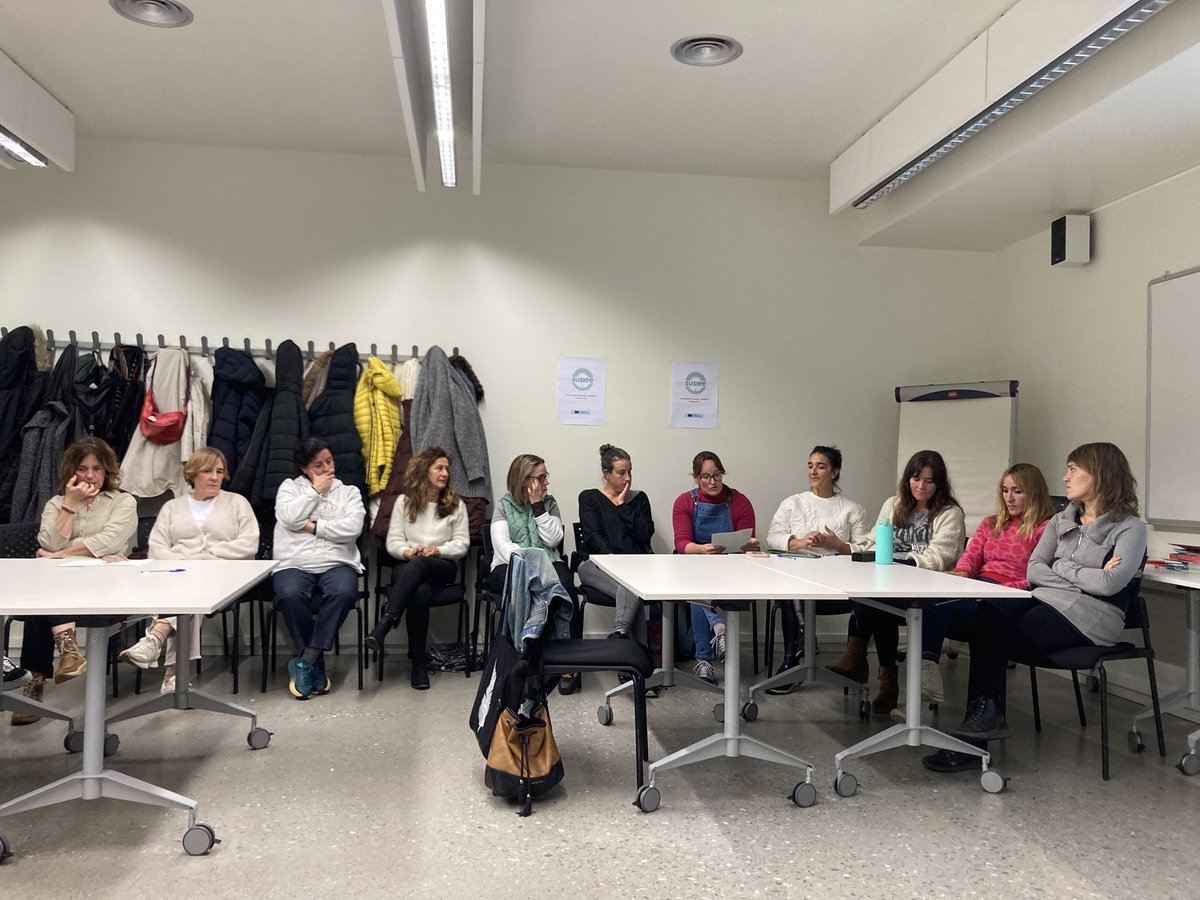 ldarretxe's tweet photo. Laugarren saioan @Susieeproject jarduerak sortzen #kulturartekotasuna eta #jasangarritasuna lantzen #haurreskolak ECEC 0-3 urte https://t.co/NEsKqCbbs6