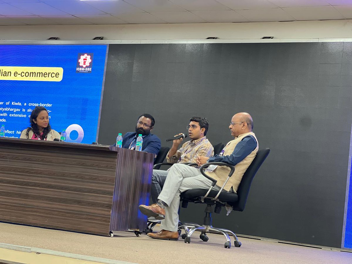NSATYABHARGAV's tweet photo. It was an honor to speak at the Digital Marketing Summit 2024 on November 30th in Hyderabad. Sharing my thoughts on "Digital Disruption in Indian E-commerce"  

#digitalmarketingsummit #hyderabad #icbm #idoneseo #speaker #AI #thekiwla https://t.co/vEckpX6oIk