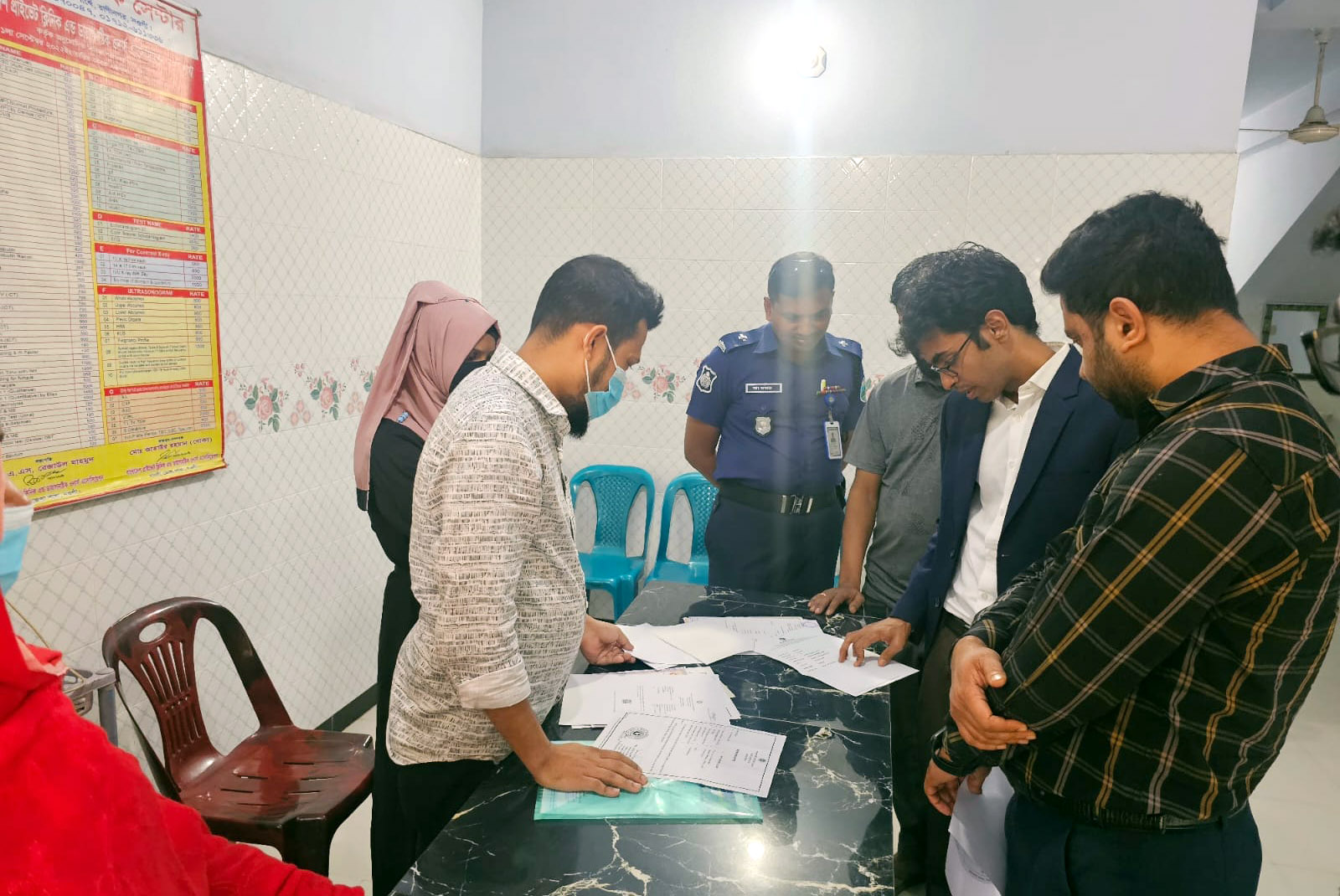 নওগাঁয় লাইসেন্সবিহীন ডায়াগনস্টিক সেন্টারে অভিযান, জরিমানা