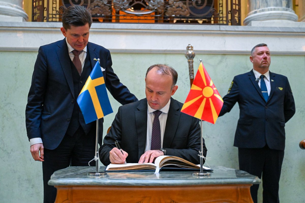 Afrim Gashi (@afrimgashi_) on Twitter photo 🇲🇰🇸🇪During my official visit to Sweden, I met with <a href="/andreasostgote/">Talman Andreas Norlén</a>, Speaker of the Riksdag- Swedish Parliament. We discussed strengthening bilateral and interparliamentary relations, focusing on democracy, rule of law, and parliamentary reforms to support our EU integration. 🇲🇰🇸🇪During my official visit to Sweden, I met with <a href="/andreasostgote/">Talman Andreas Norlén</a>, Speaker of the Riksdag- Swedish Parliament. We discussed strengthening bilateral and interparliamentary relations, focusing on democracy, rule of law, and parliamentary reforms to support our EU integration.