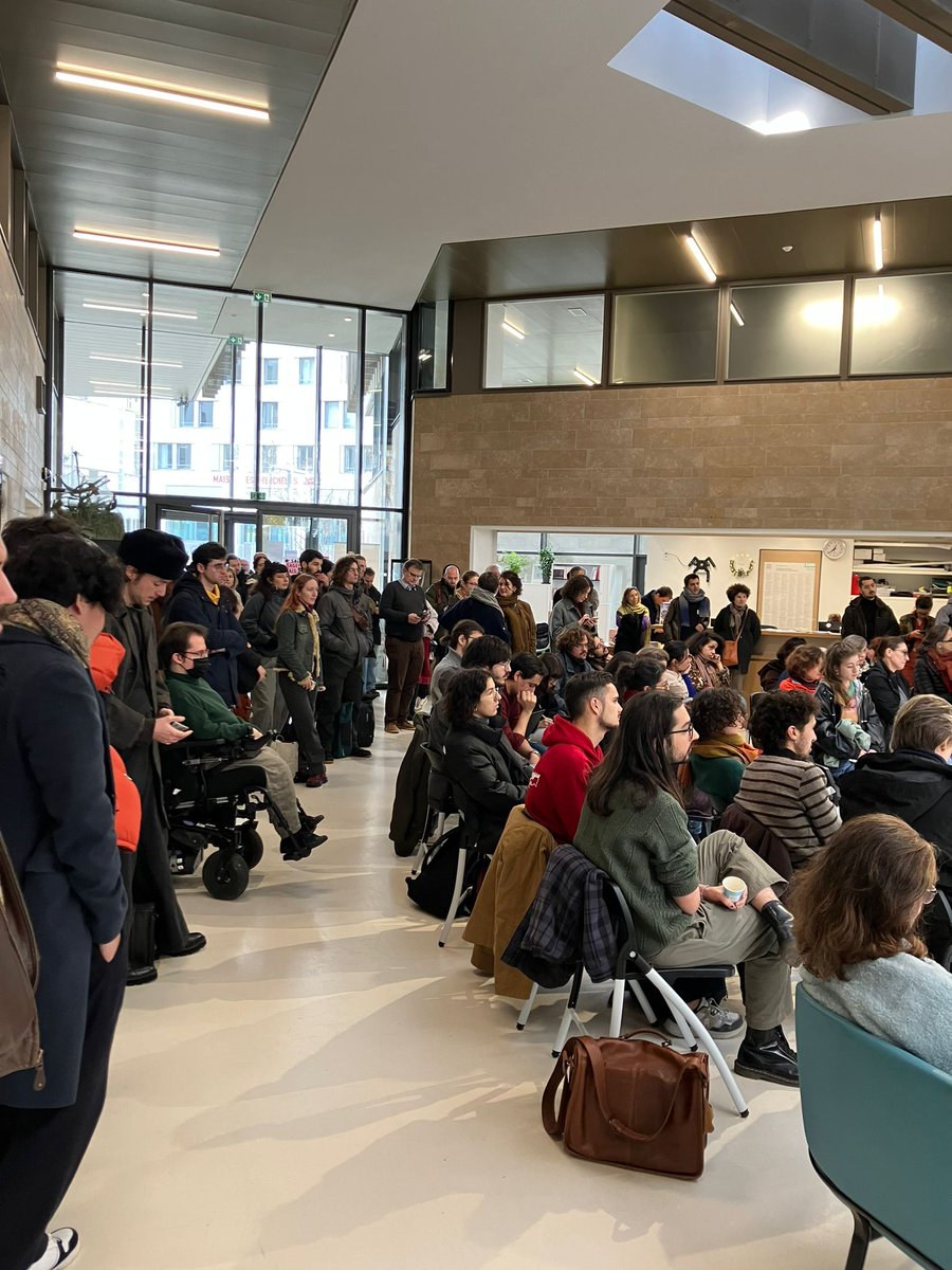 anthonymiege's tweet image. #UniversitesEnDanger Beaucoup de monde aux assemblées générales de l'@EHESS_fr dans le cadre du mouvement inédit de mobilisation pour la survie des établissements d'Enseignement supérieur et de Recherche organisé partout en France par @FranceUniv !
Cc @huret_romain