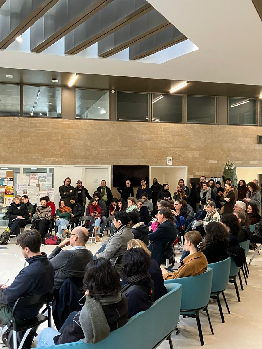 anthonymiege's tweet image. #UniversitesEnDanger Beaucoup de monde aux assemblées générales de l'@EHESS_fr dans le cadre du mouvement inédit de mobilisation pour la survie des établissements d'Enseignement supérieur et de Recherche organisé partout en France par @FranceUniv !
Cc @huret_romain